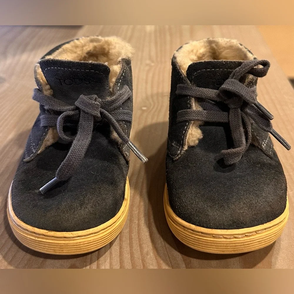 KIDS Tod’s Junior Periwinkle Blue Suede Fleece Boots - Size 7 Baby